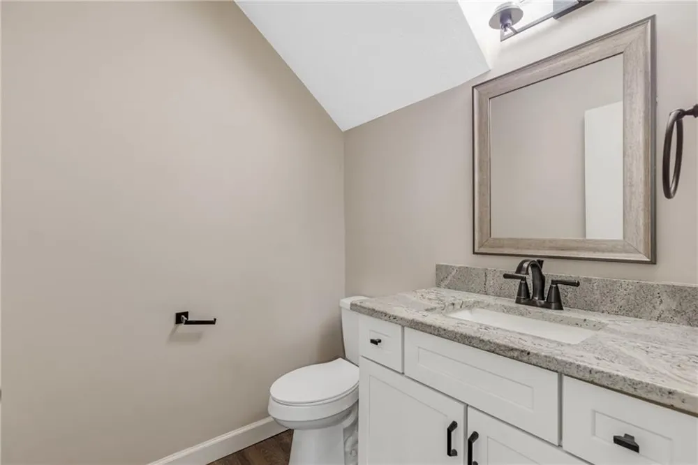 725 Anderson Walk Marietta, GA 30062