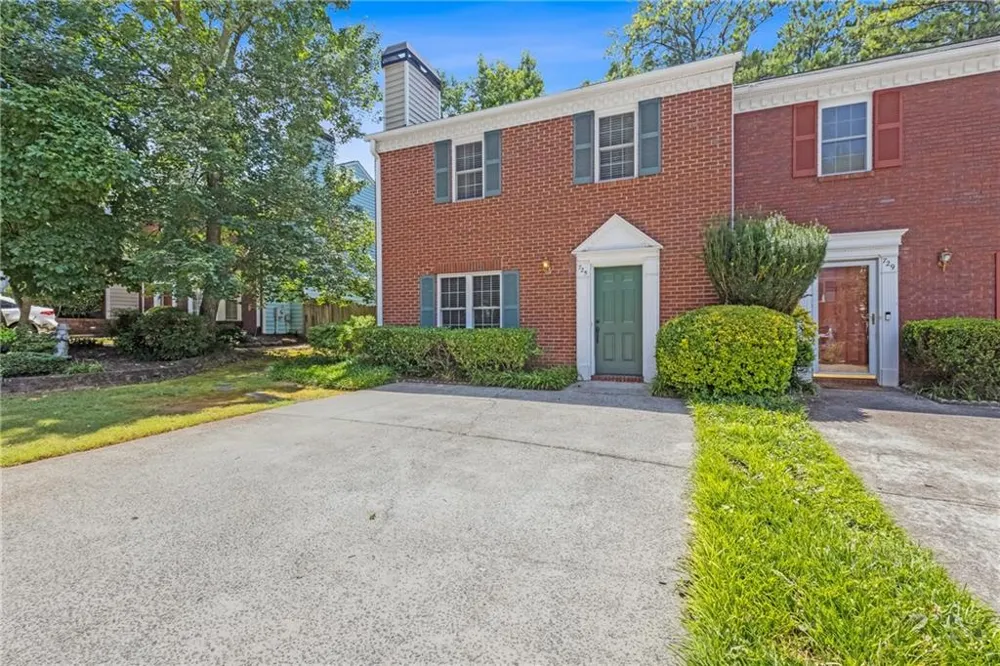 725 Anderson Walk Marietta, GA 30062