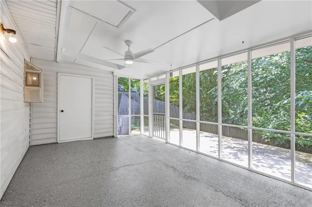 725 Anderson Walk Marietta, GA 30062