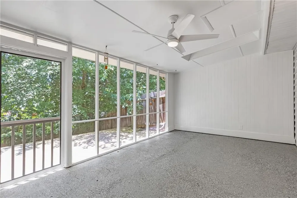 725 Anderson Walk Marietta, GA 30062
