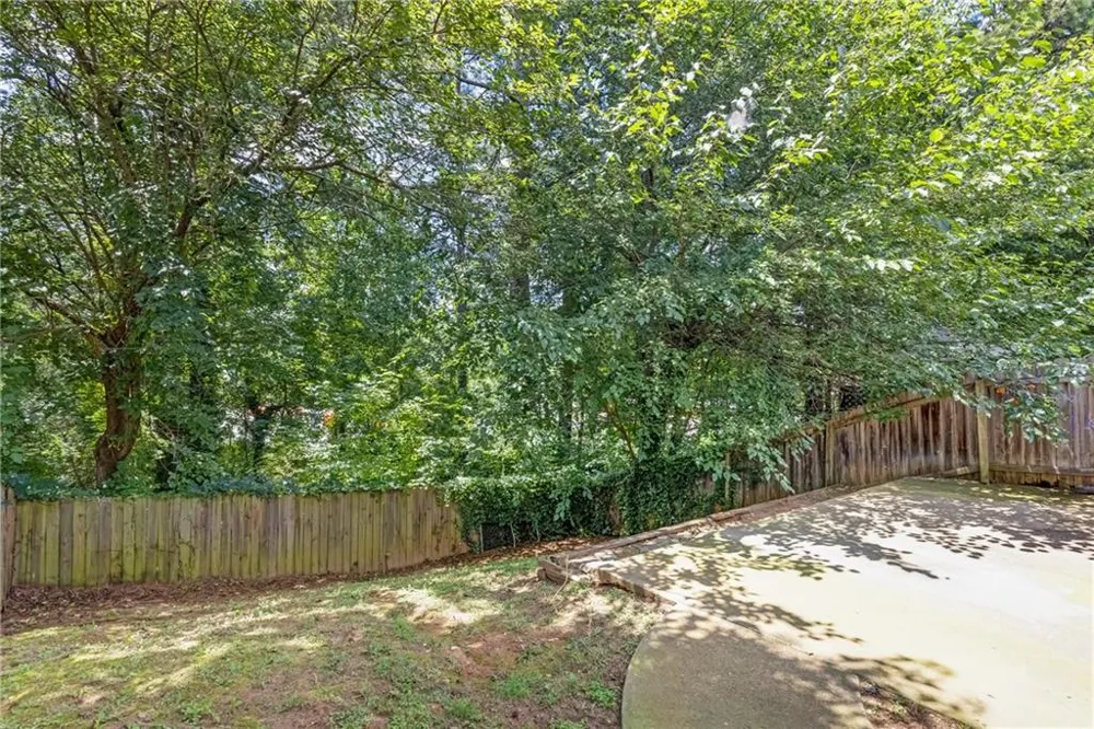725 Anderson Walk Marietta, GA 30062