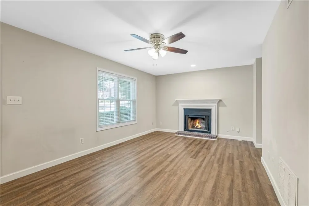 725 Anderson Walk Marietta, GA 30062