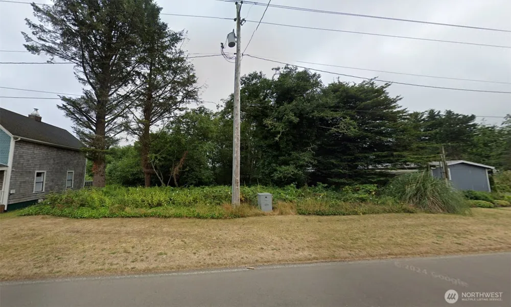 805 Lake Street SE Ilwaco, WA 98624