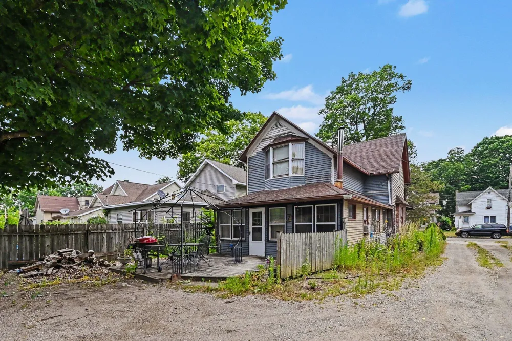 220 Prairie Street Charlotte, MI 48813