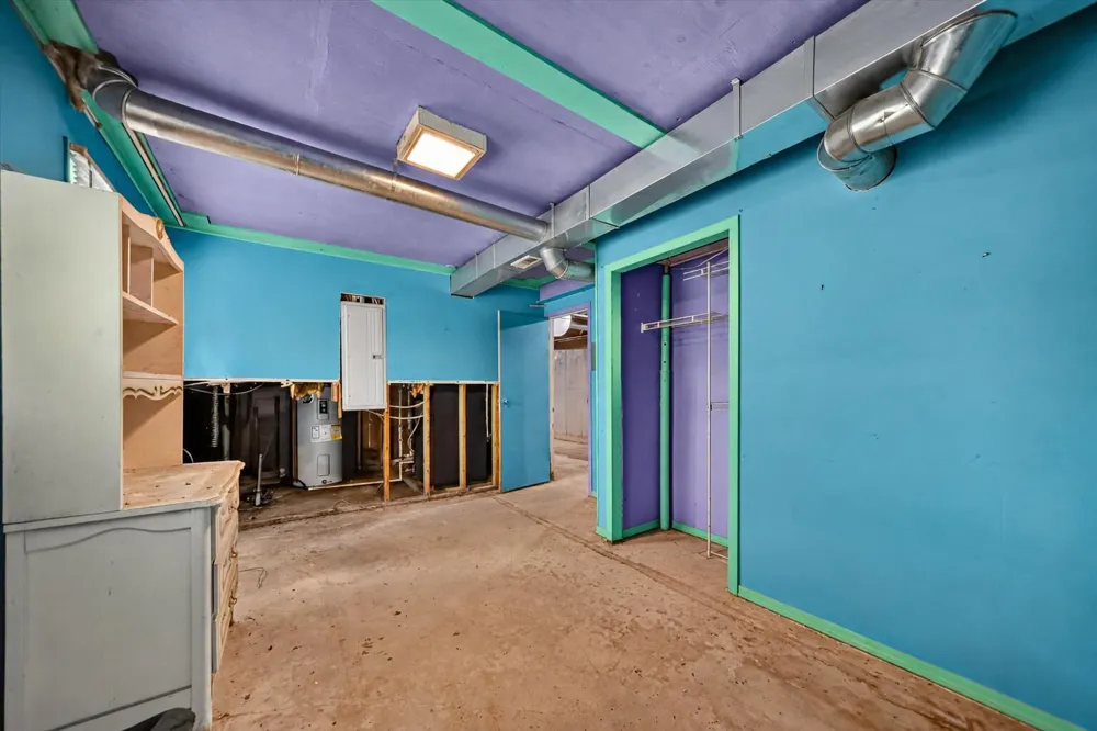40516 County Road 669 Decatur, MI 49045