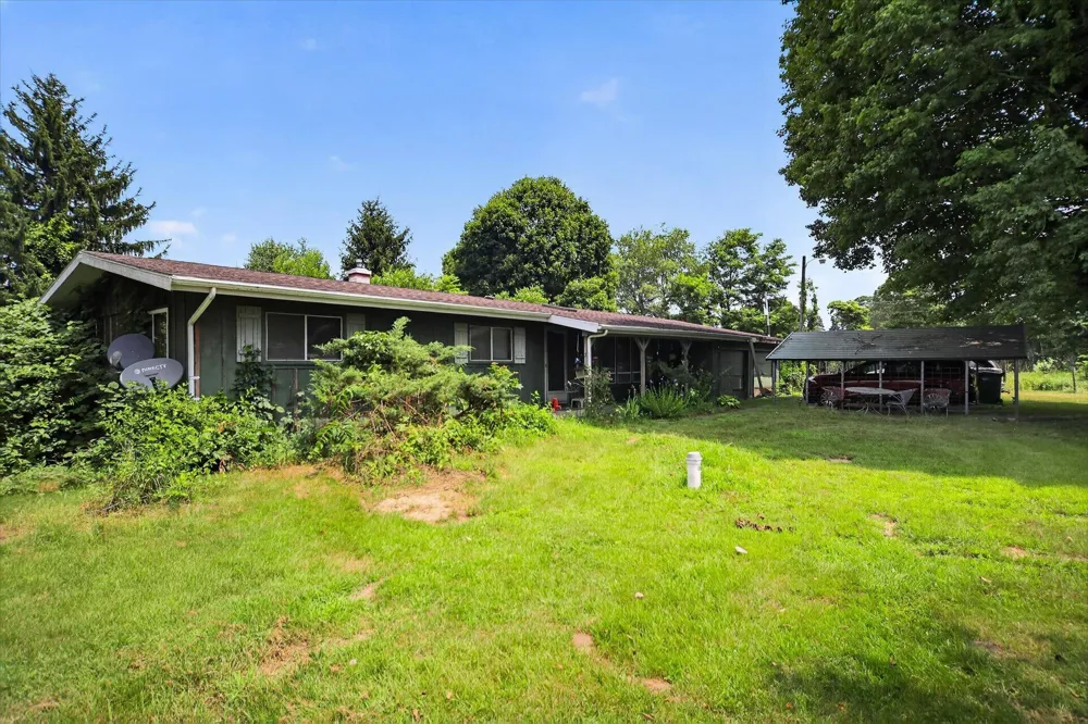 40516 County Road 669 Decatur, MI 49045