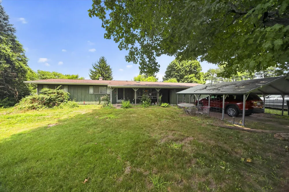 40516 County Road 669 Decatur, MI 49045