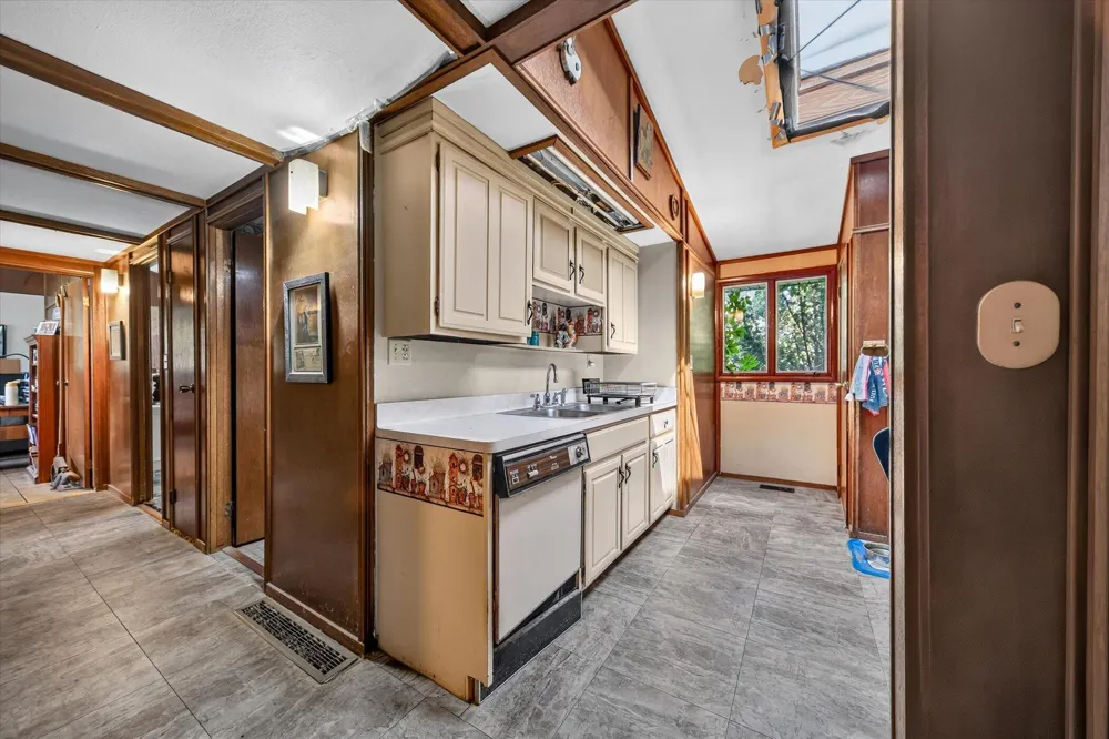 40516 County Road 669 Decatur, MI 49045