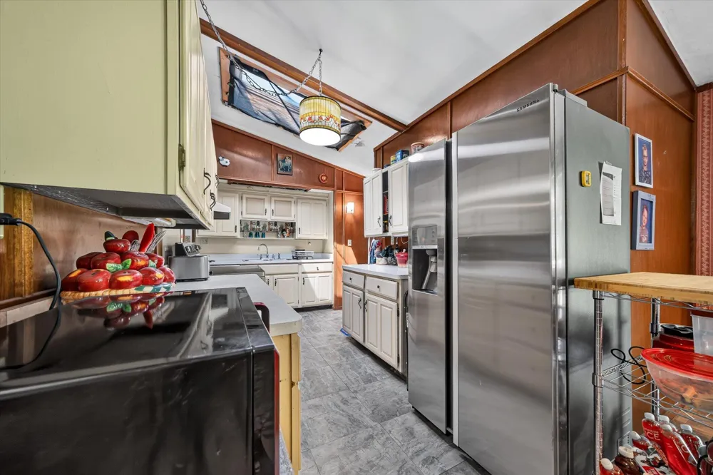 40516 County Road 669 Decatur, MI 49045