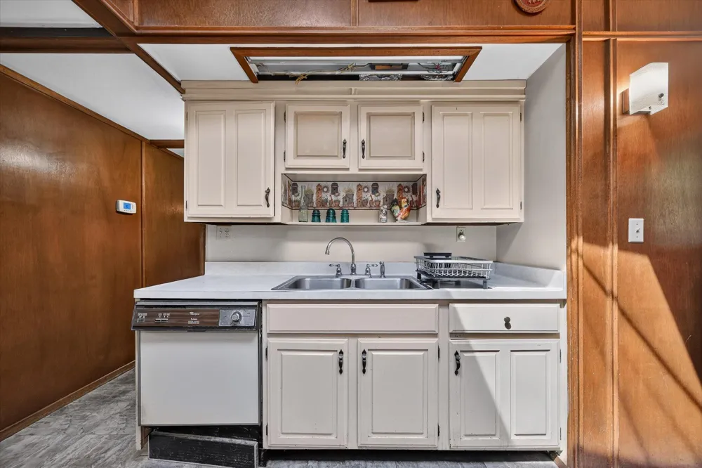 40516 County Road 669 Decatur, MI 49045