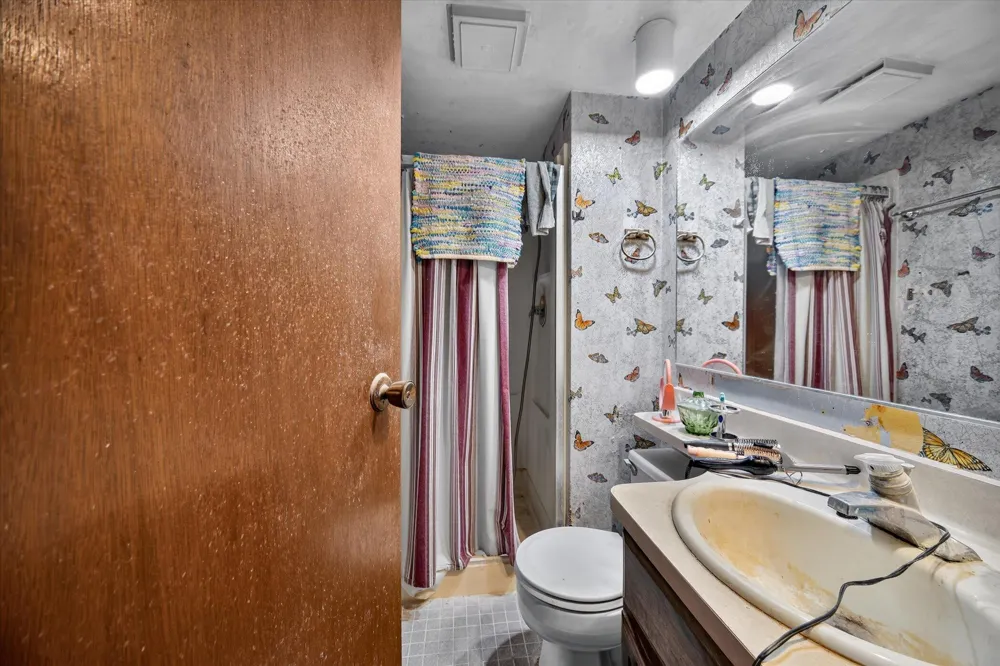 40516 County Road 669 Decatur, MI 49045