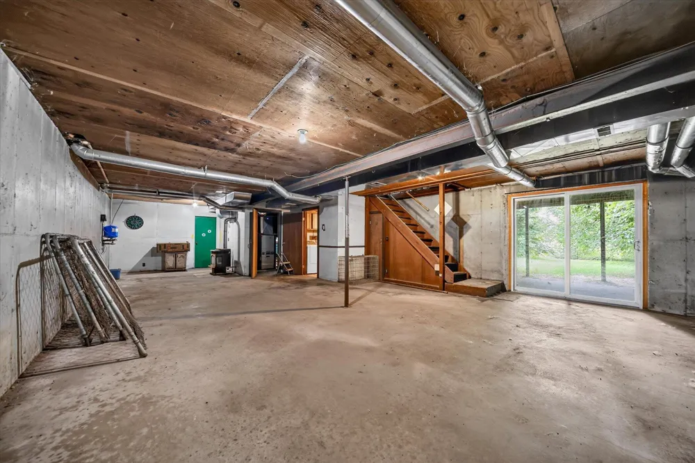 40516 County Road 669 Decatur, MI 49045