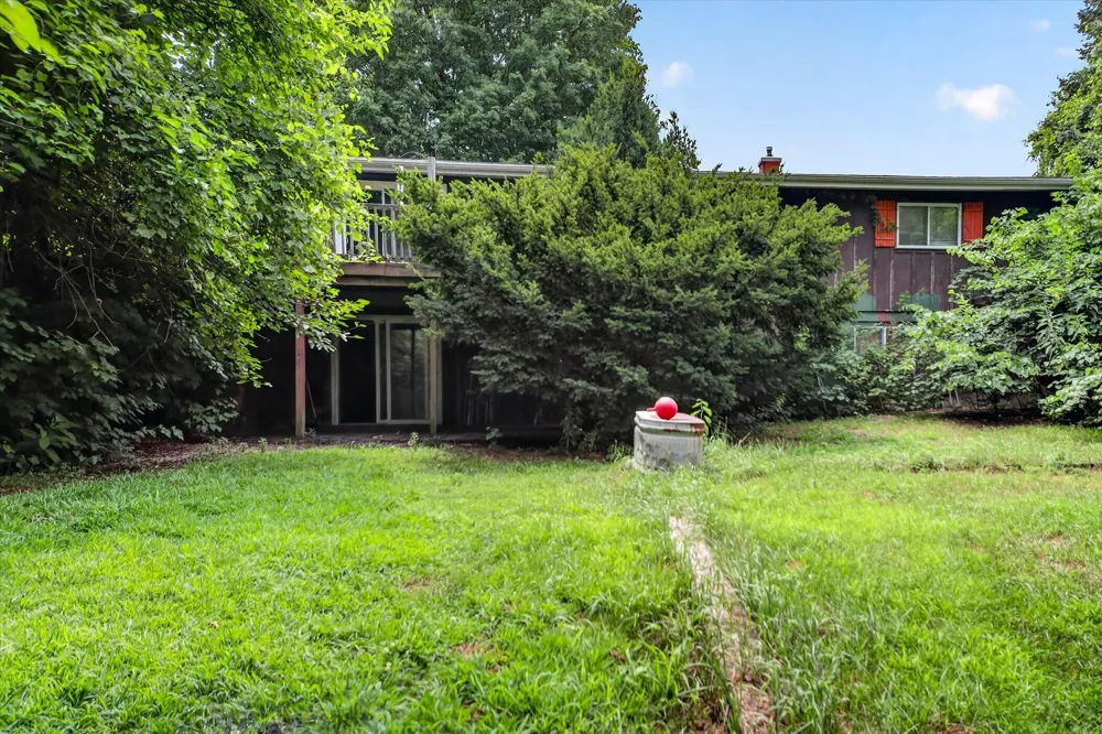 40516 County Road 669 Decatur, MI 49045