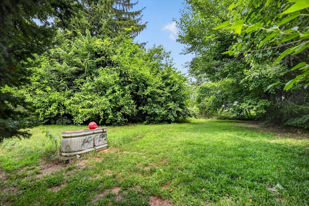 40516 County Road 669 Decatur, MI 49045