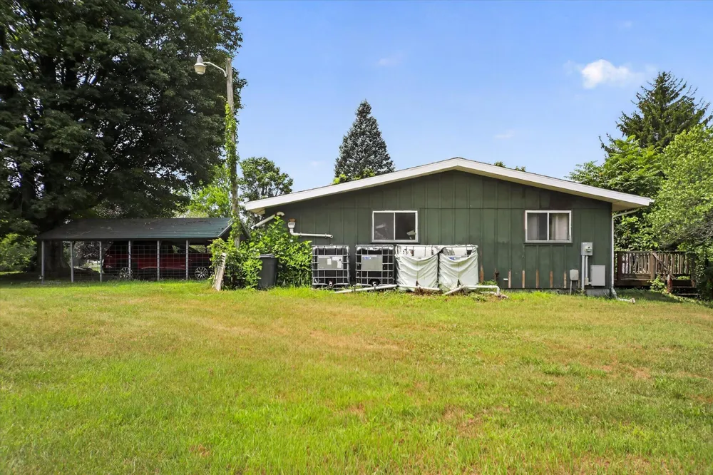 40516 County Road 669 Decatur, MI 49045