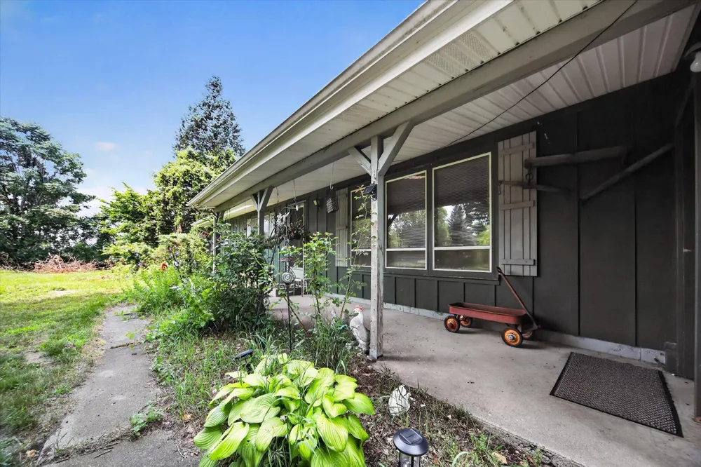 40516 County Road 669 Decatur, MI 49045