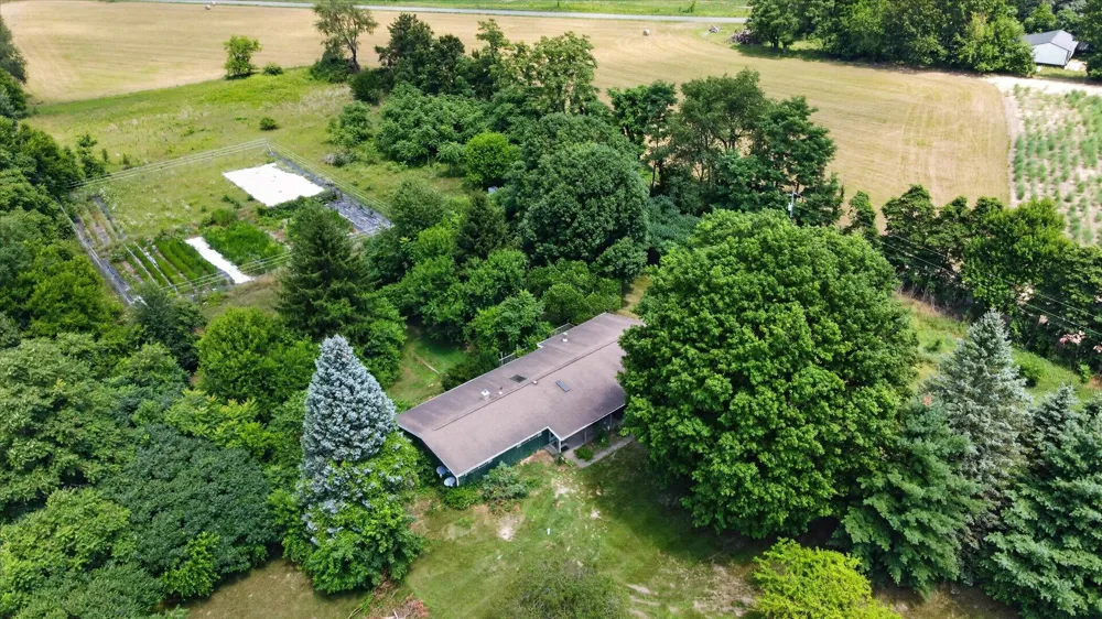 40516 County Road 669 Decatur, MI 49045