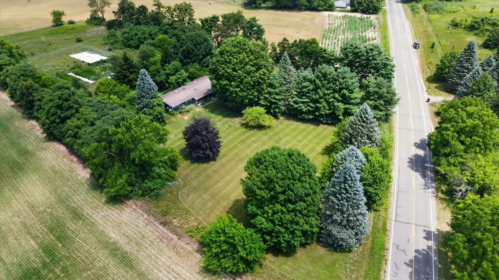 40516 County Road 669 Decatur, MI 49045