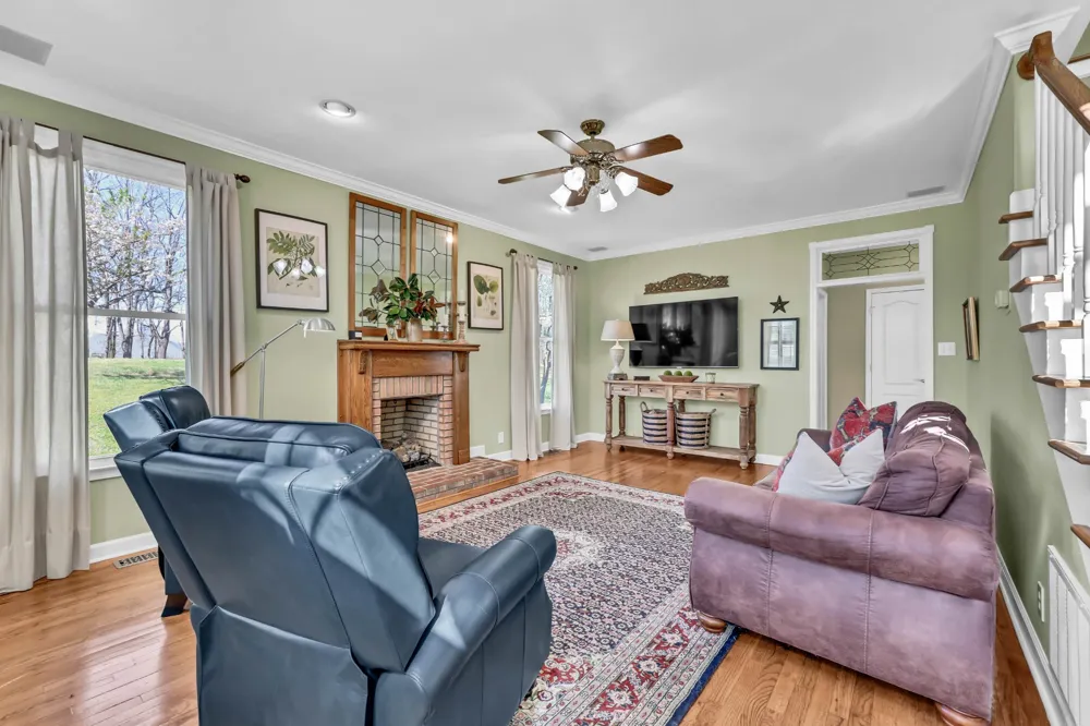 930 Doe Run Ct Adams, TN 37010