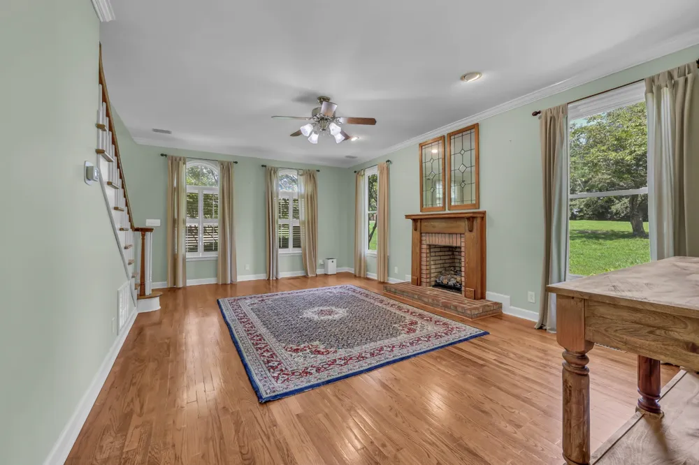 930 Doe Run Ct Adams, TN 37010
