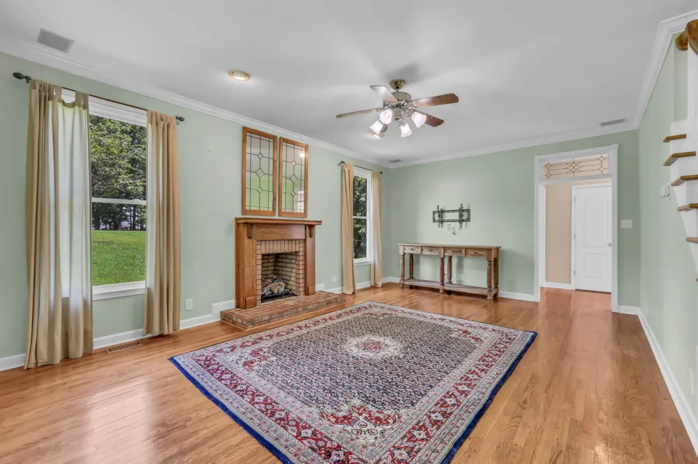 930 Doe Run Ct Adams, TN 37010