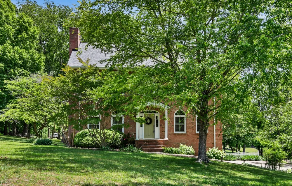 930 Doe Run Ct Adams, TN 37010