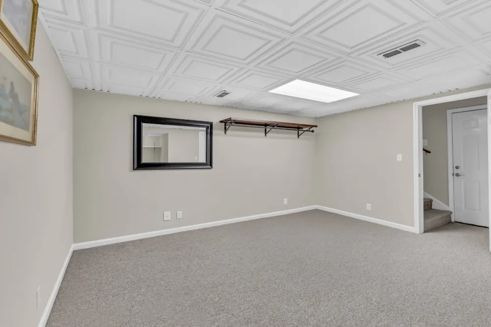 930 Doe Run Ct Adams, TN 37010