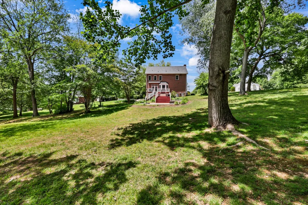 930 Doe Run Ct Adams, TN 37010