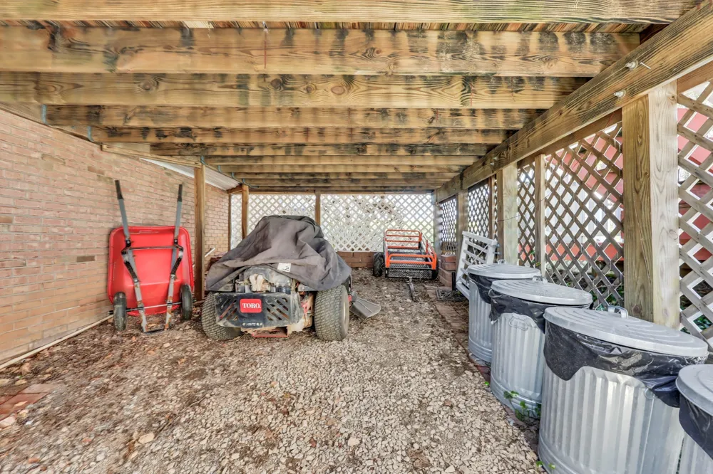 930 Doe Run Ct Adams, TN 37010