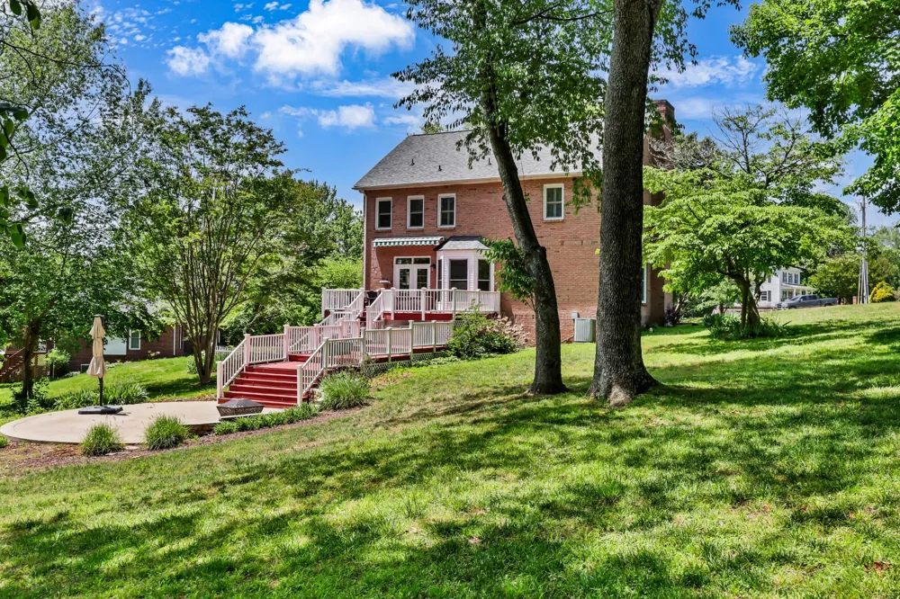 930 Doe Run Ct Adams, TN 37010