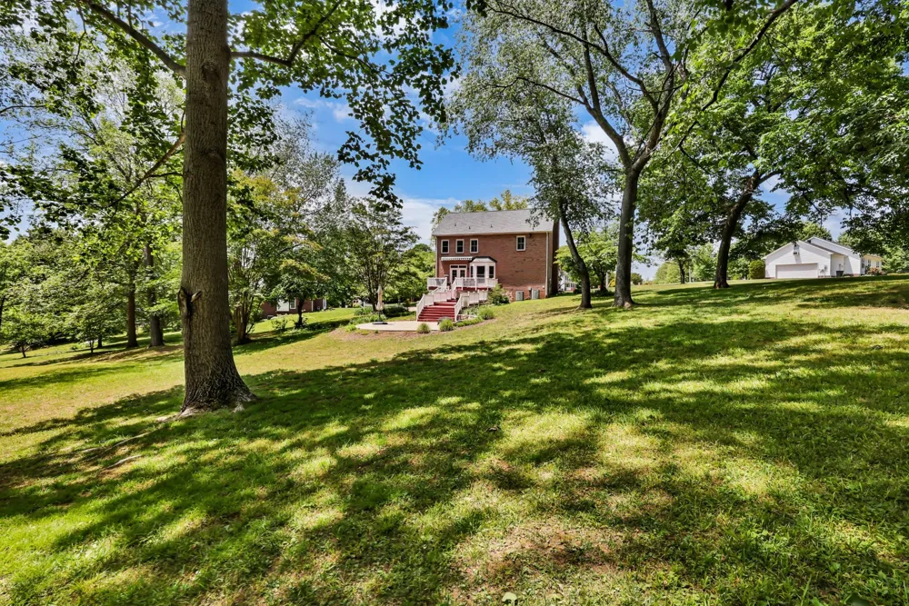 930 Doe Run Ct Adams, TN 37010