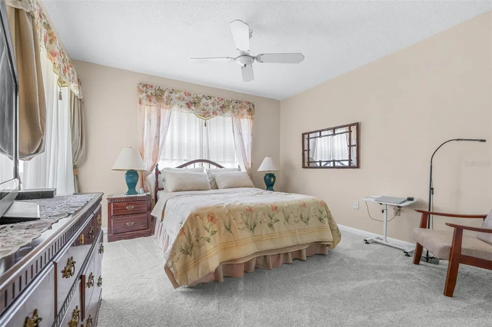 7701 STARKEY ROAD #528 Seminole, FL 33777