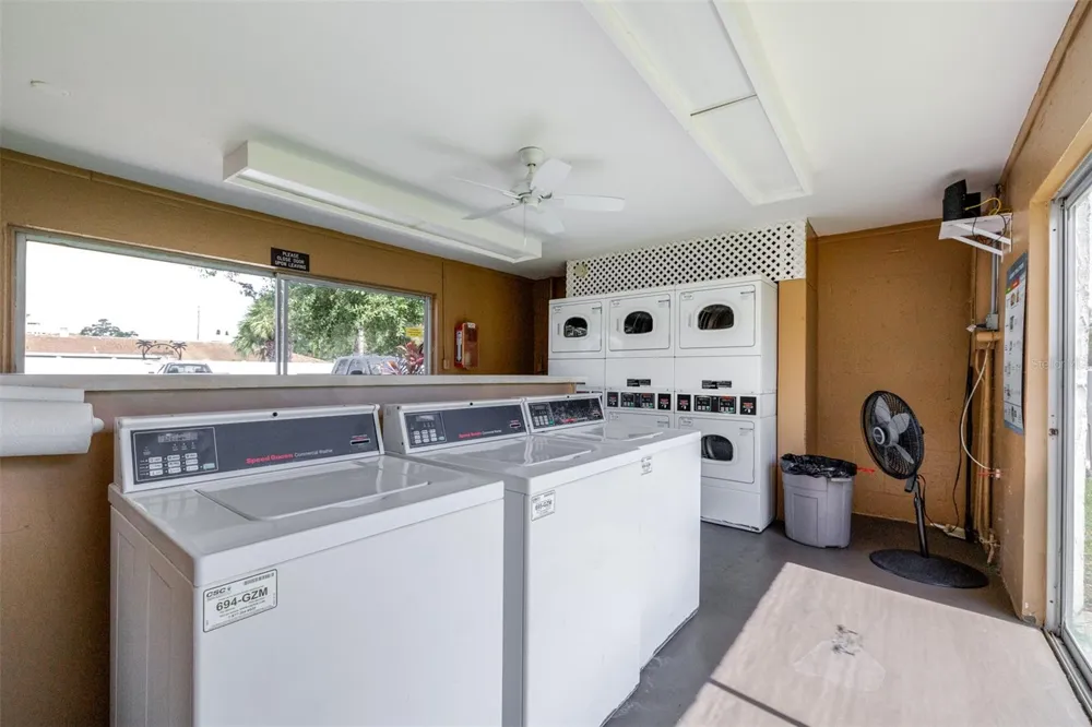 7701 STARKEY ROAD #528 Seminole, FL 33777
