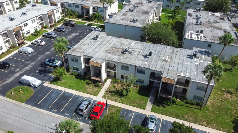 7701 STARKEY ROAD #528 Seminole, FL 33777