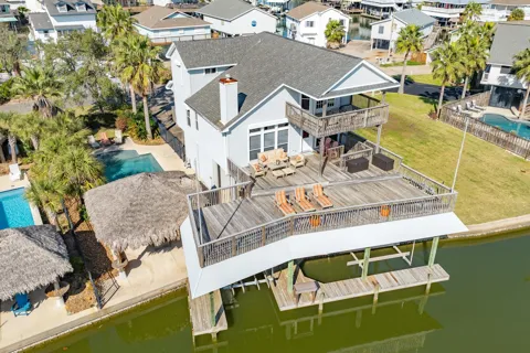 1319 Coral Way