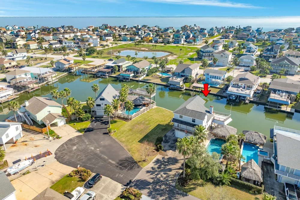 1319 Coral Way Tiki Island, TX 77554