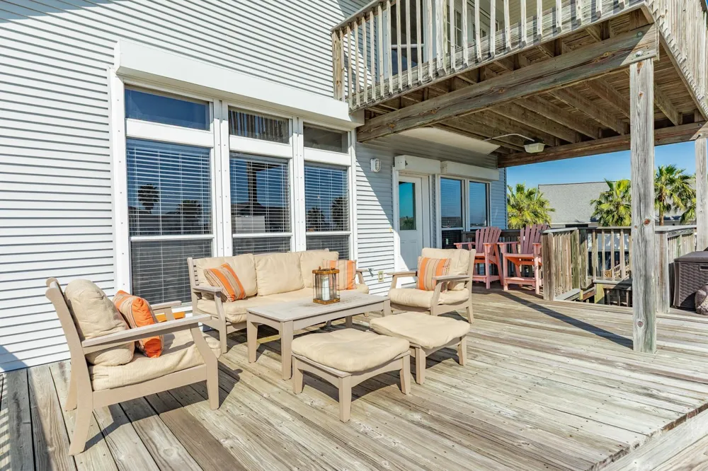 1319 Coral Way Tiki Island, TX 77554