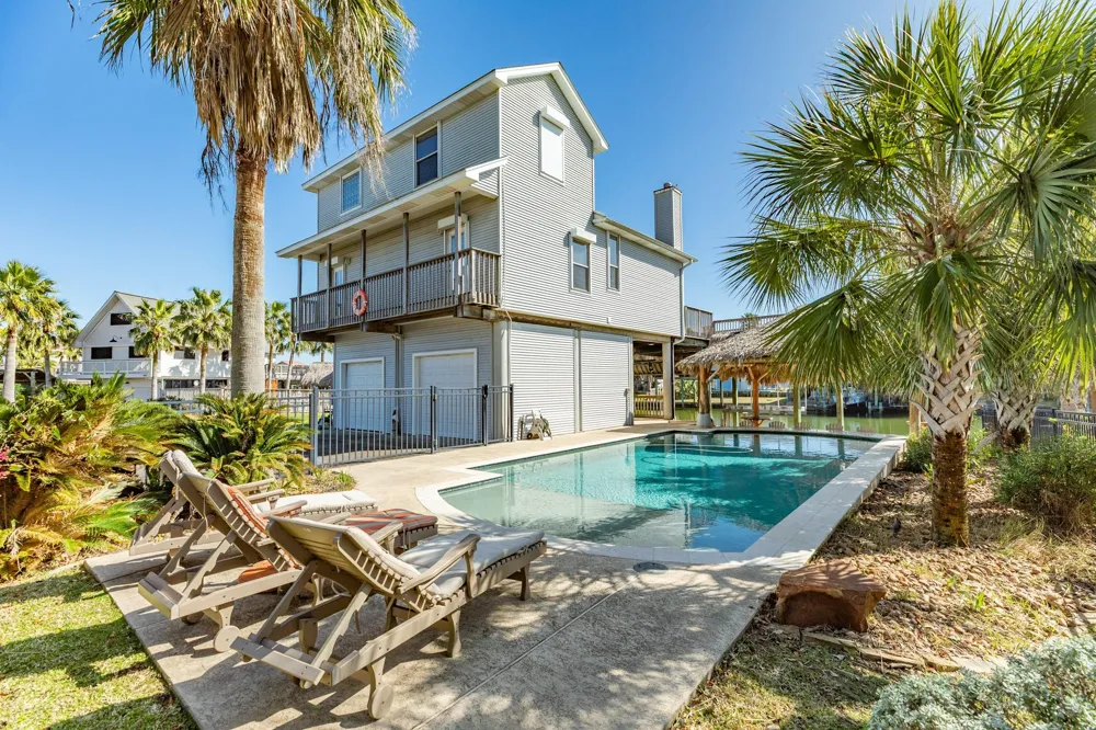 1319 Coral Way Tiki Island, TX 77554