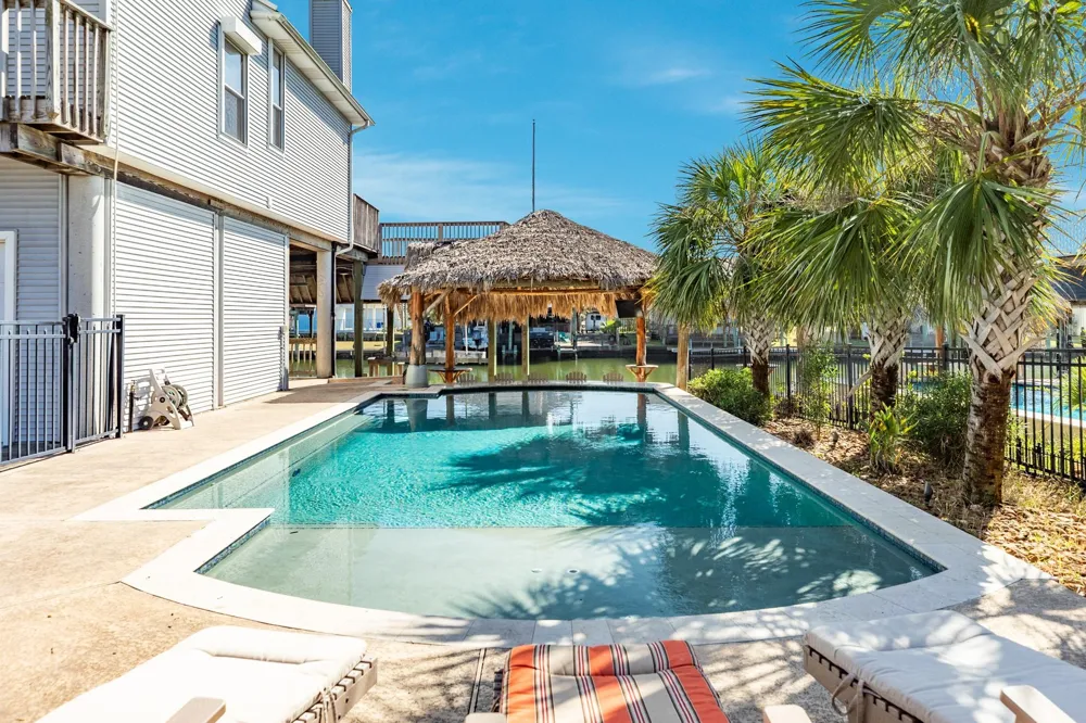 1319 Coral Way Tiki Island, TX 77554