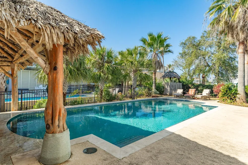 1319 Coral Way Tiki Island, TX 77554