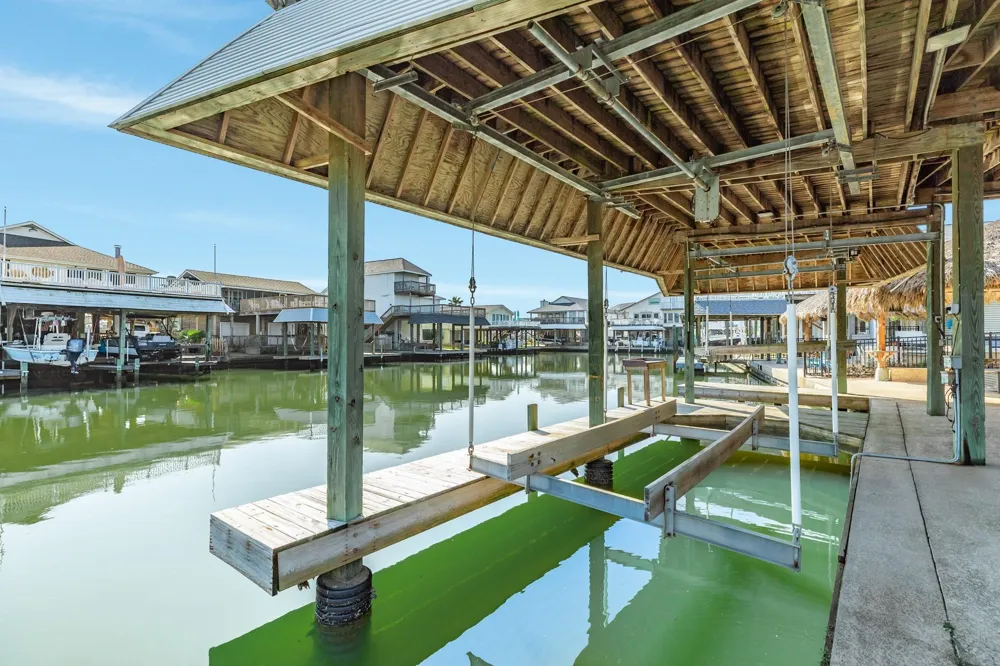 1319 Coral Way Tiki Island, TX 77554