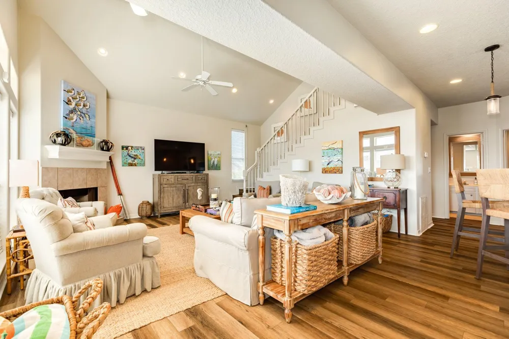 1319 Coral Way Tiki Island, TX 77554