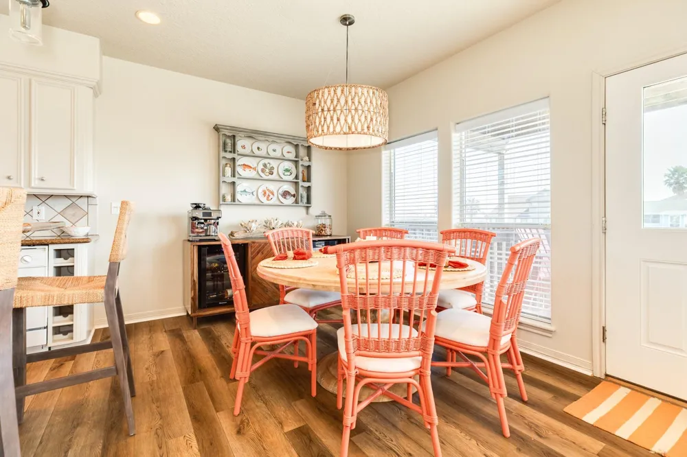 1319 Coral Way Tiki Island, TX 77554