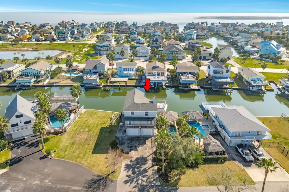 1319 Coral Way Tiki Island, TX 77554