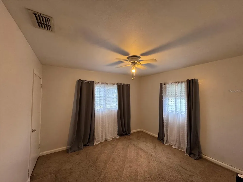 519 THOMAS AVENUE Frostproof, FL 33843