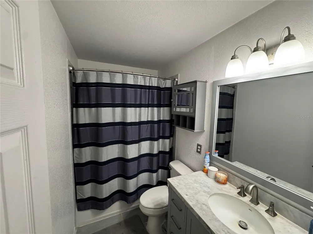 519 THOMAS AVENUE Frostproof, FL 33843
