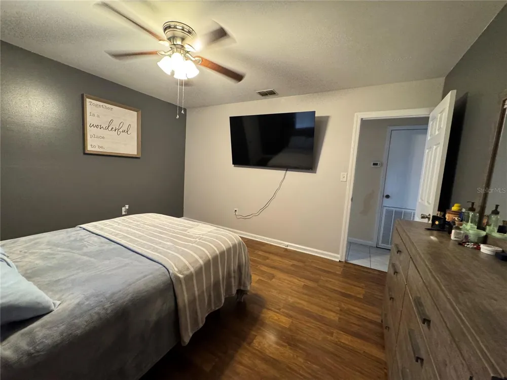 519 THOMAS AVENUE Frostproof, FL 33843