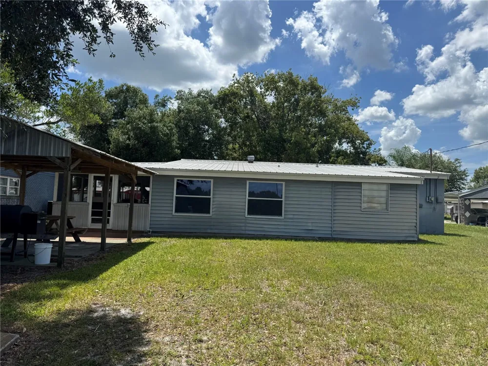 519 THOMAS AVENUE Frostproof, FL 33843