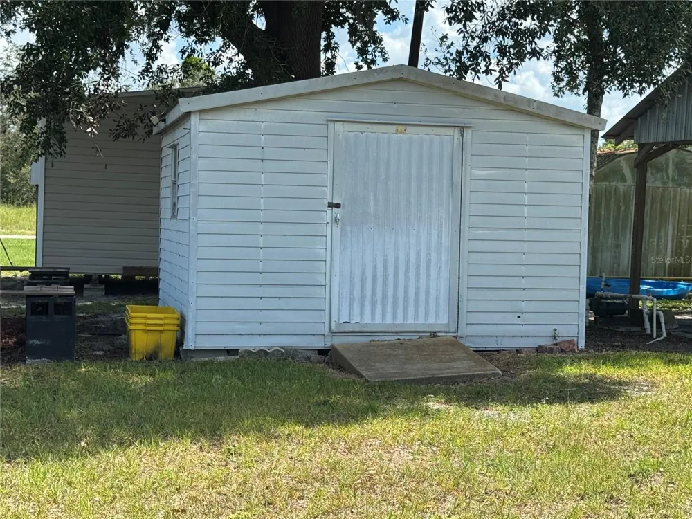 519 THOMAS AVENUE Frostproof, FL 33843