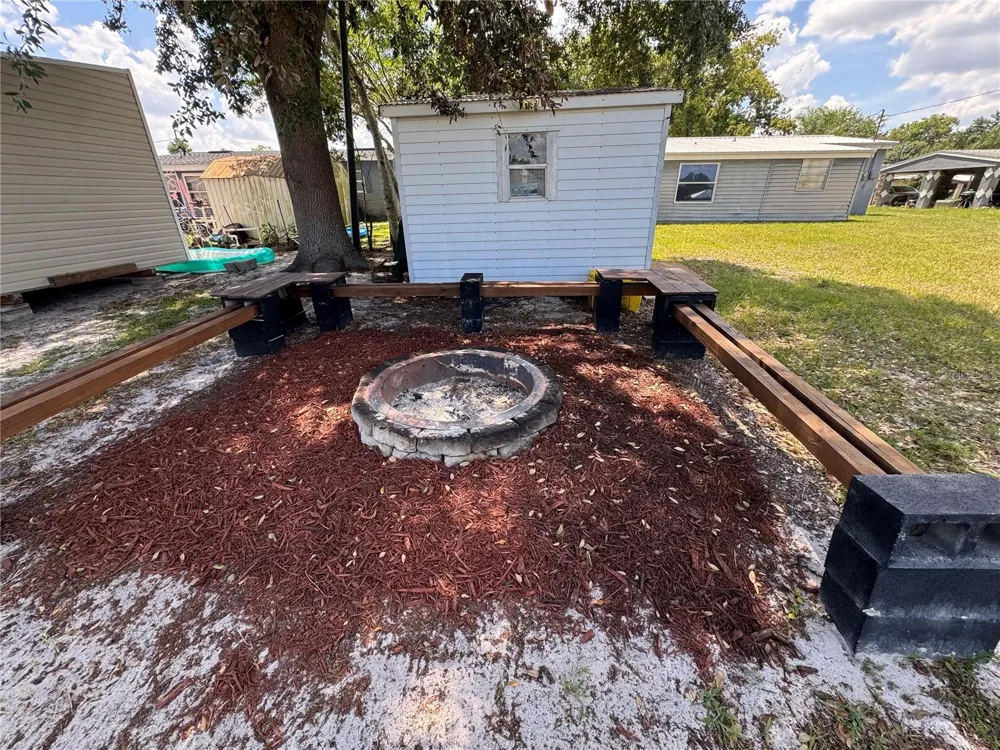 519 THOMAS AVENUE Frostproof, FL 33843
